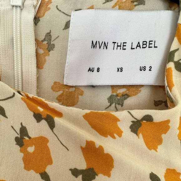 MVN The Label Floral Riley Jumpsuit Yellow Romper XS Size 2 - Picture 7 of 7